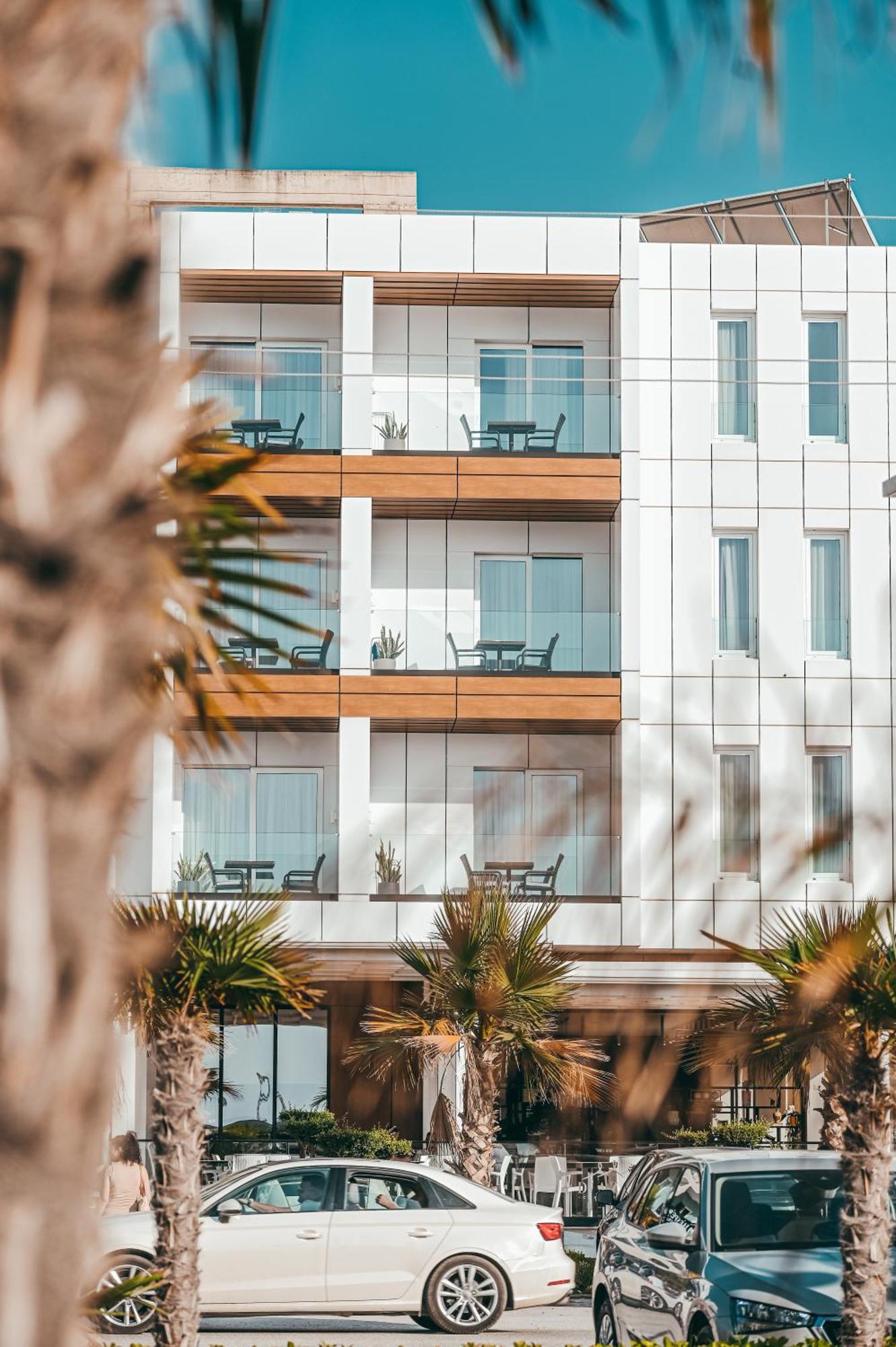 Dazur Coast Hotel